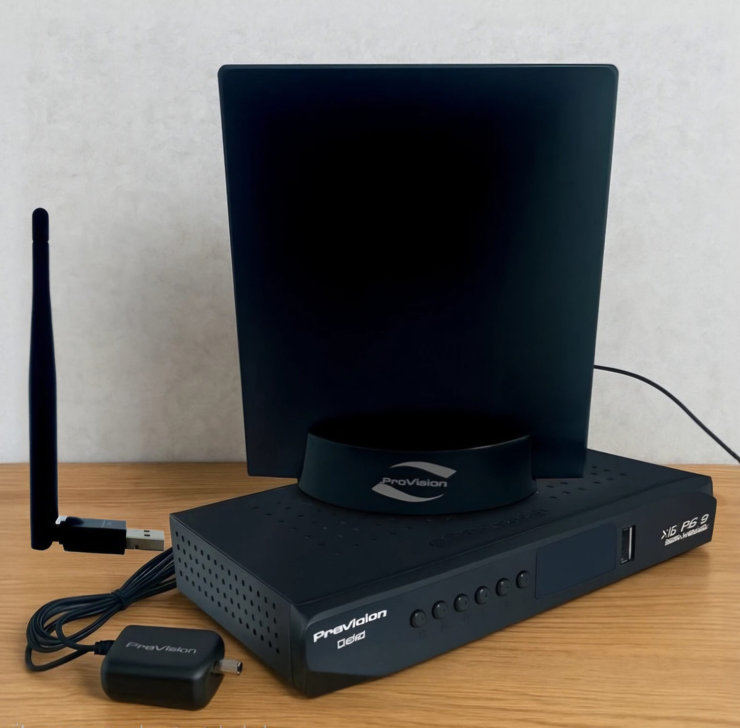 93c722506ba65de0312612eda50c2860f2b27c65_17609567871-scaled-1.jpg گیرنده دیجیتال پروویژن ProVision PRO20‑PLUS + آنتن رومیزی + دانگل Wi‑Fi - تصویر 1